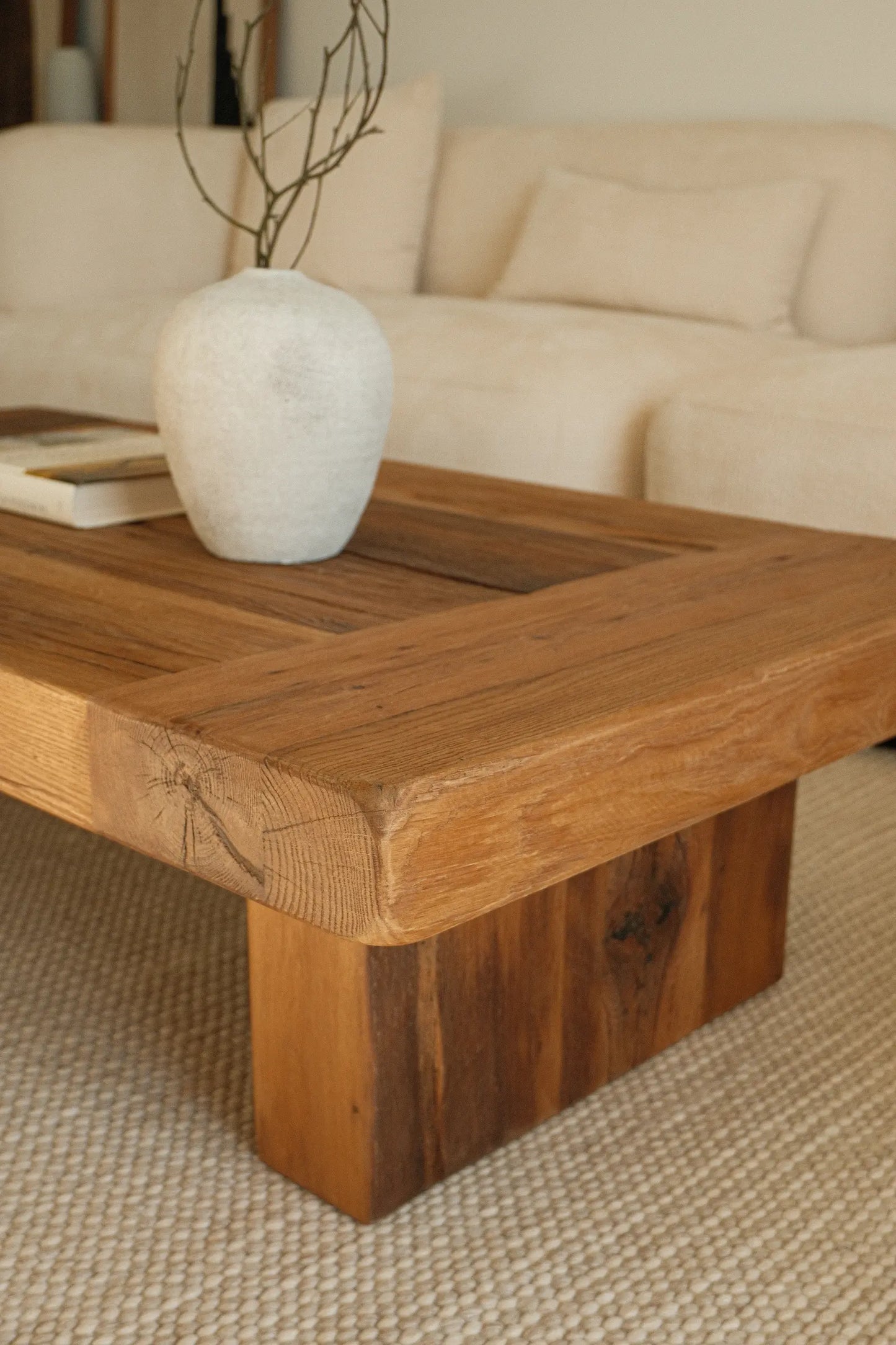 Akre - prostokątny stolik kawowy z drewna dębowego