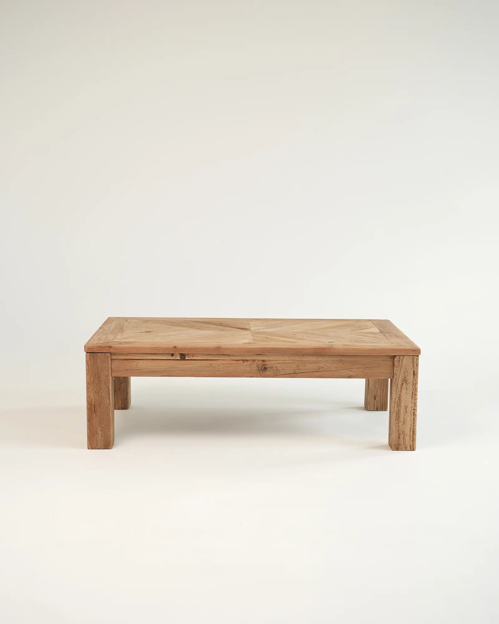 Sage - prostokątny stolik kawowy z drewna sosnowego z recyklingu