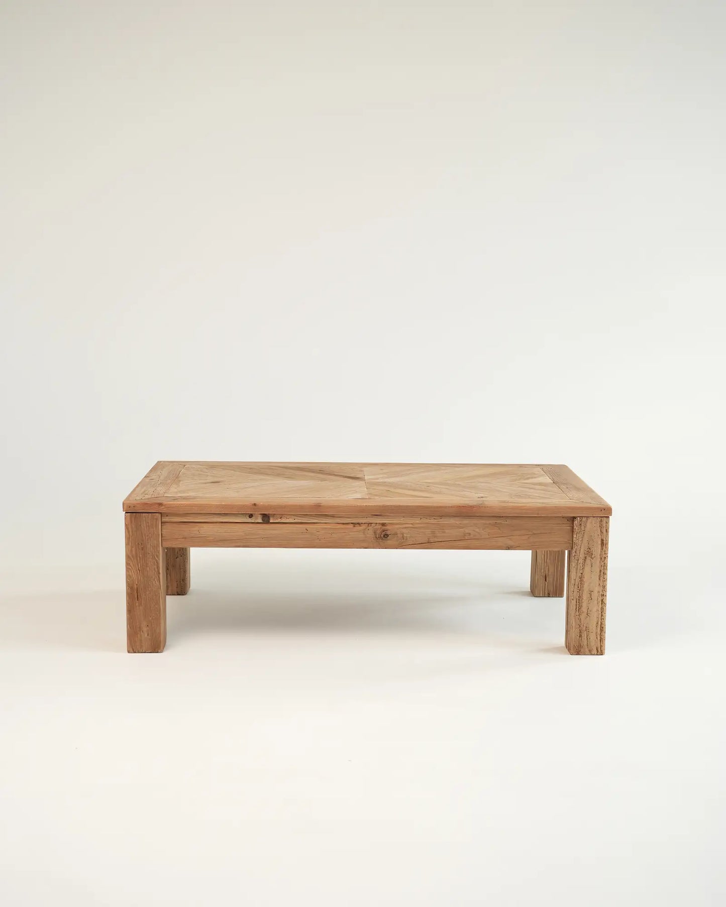 Sage - prostokątny stolik kawowy z drewna sosnowego z recyklingu
