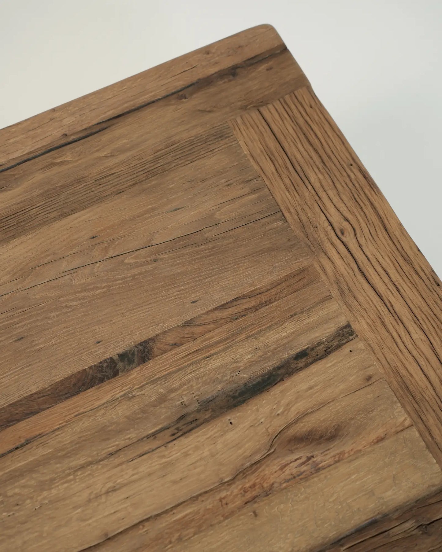 Vega - kwadratowy stolik kawowy z drewna dębowego