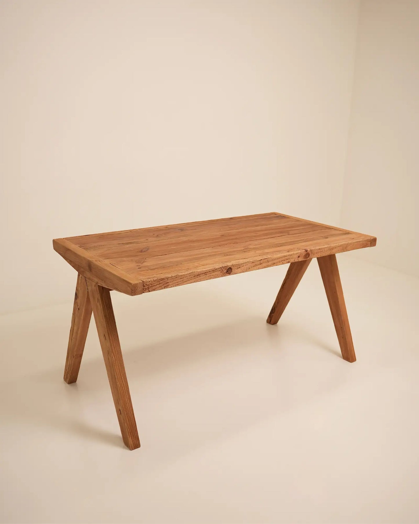 Nera - prostokątny stół jadalniany z drewna sosnowego