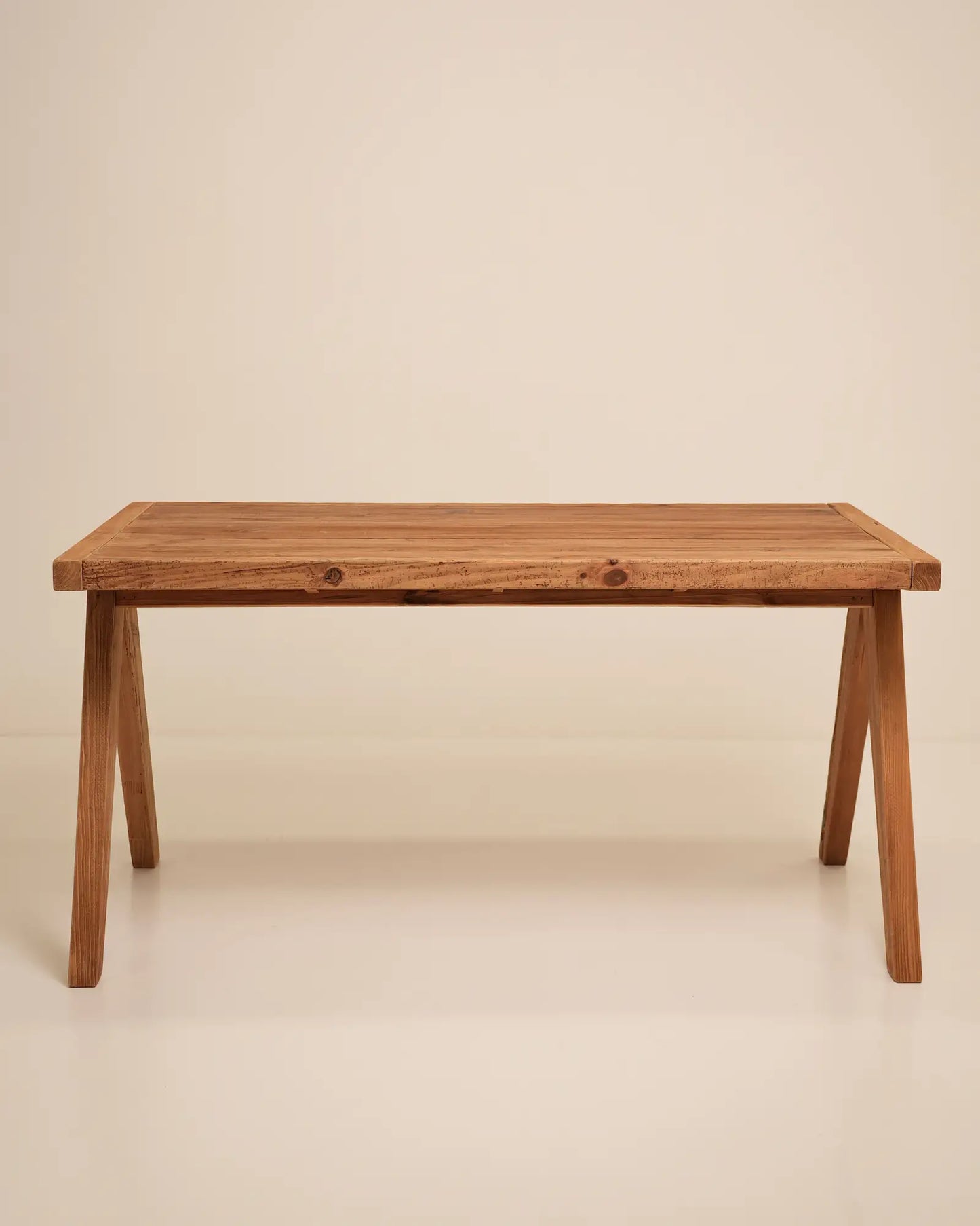 Nera - prostokątny stół jadalniany z drewna sosnowego