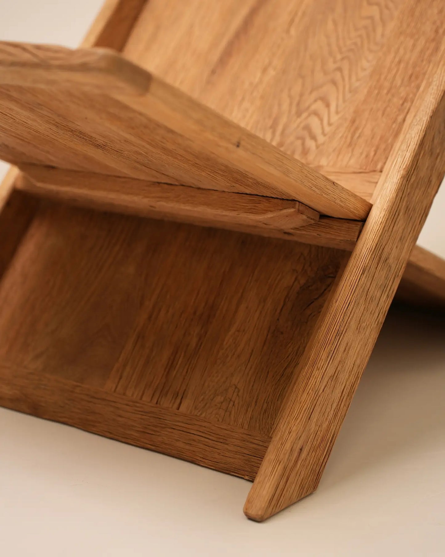 Hauk - krzesło z drewna dębowego